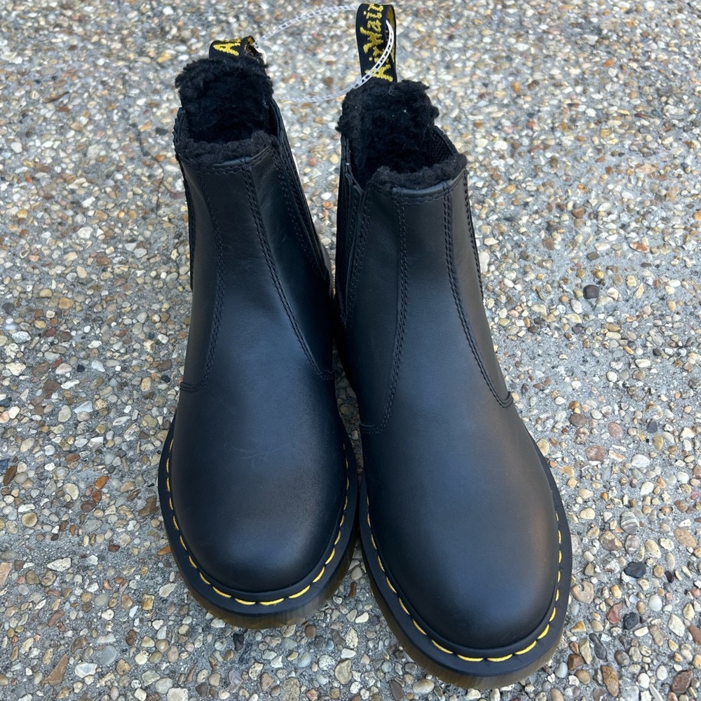 Dr. Martens 2976 Wintergrip Blizzard WP Black Fleece Lined Womens Sz 7 men Sz 6